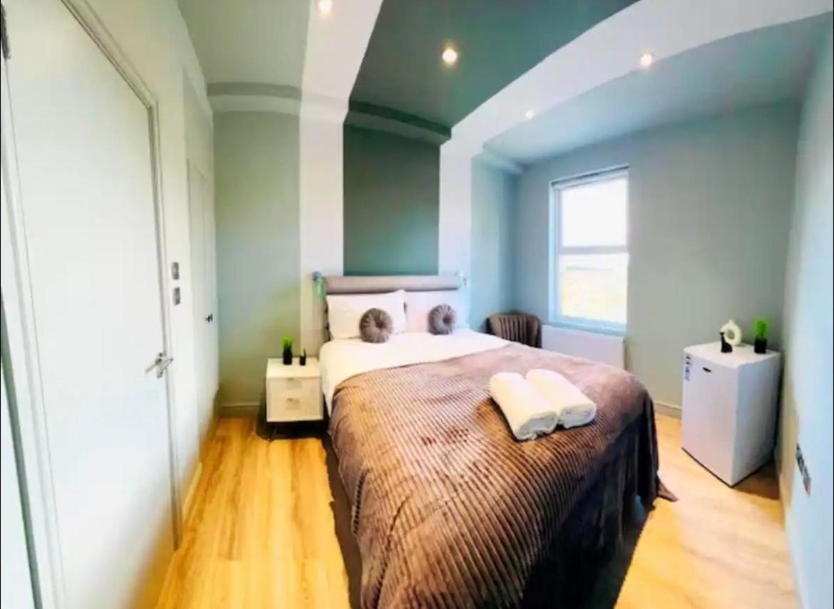 Gazde/Camere de închiriat 43 Ensuite Look Like Locations Londra