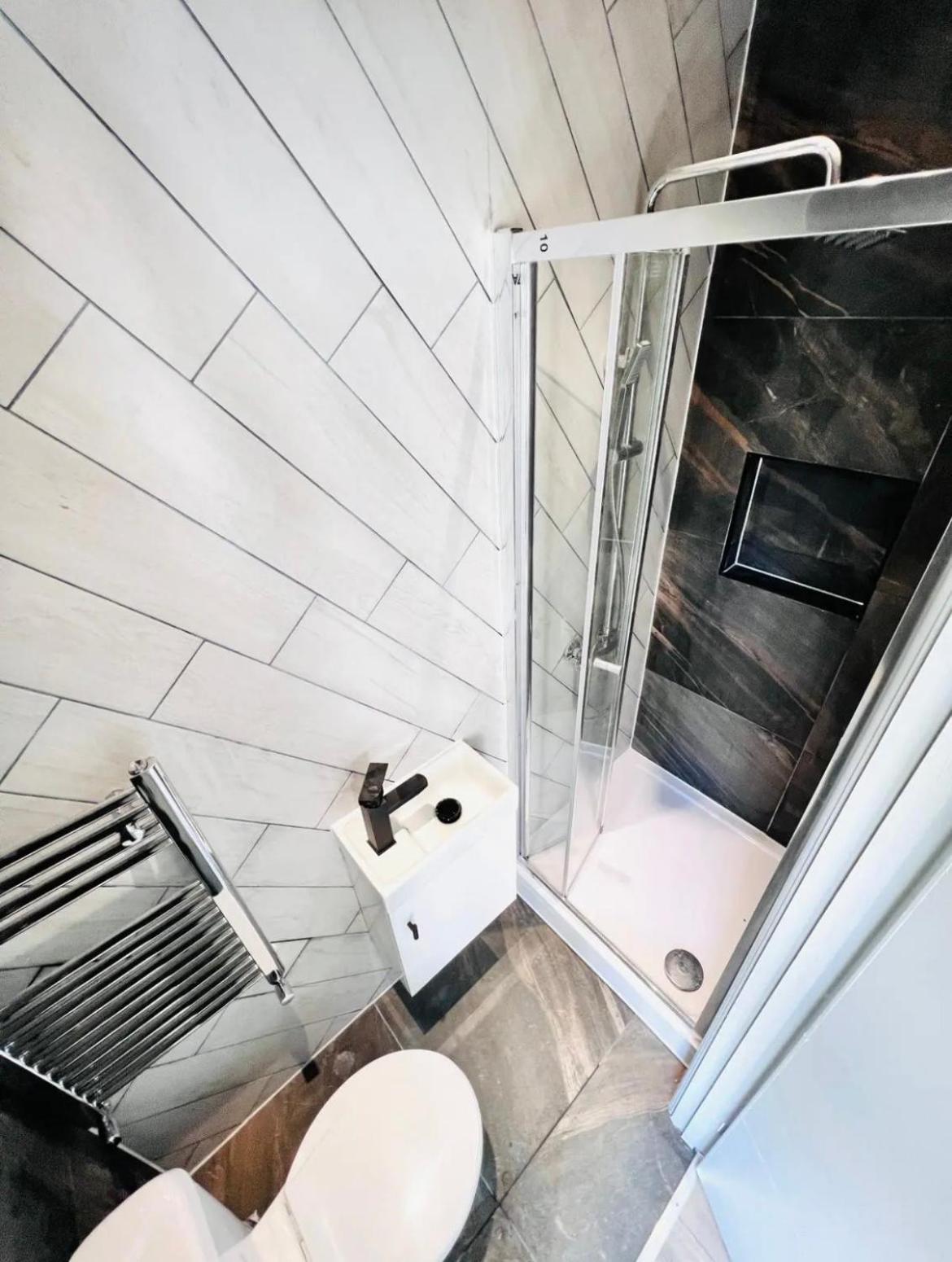 Gazde/Camere de închiriat 43 Ensuite Look Like Locations Londra